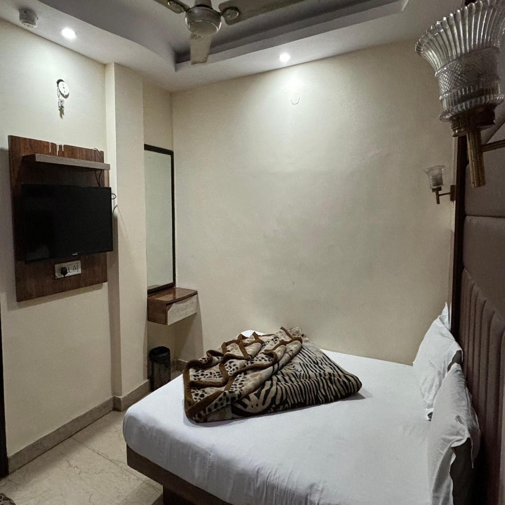 Hotel Pk International Near By New Delhi Station I Couple Friendly Værelse billede