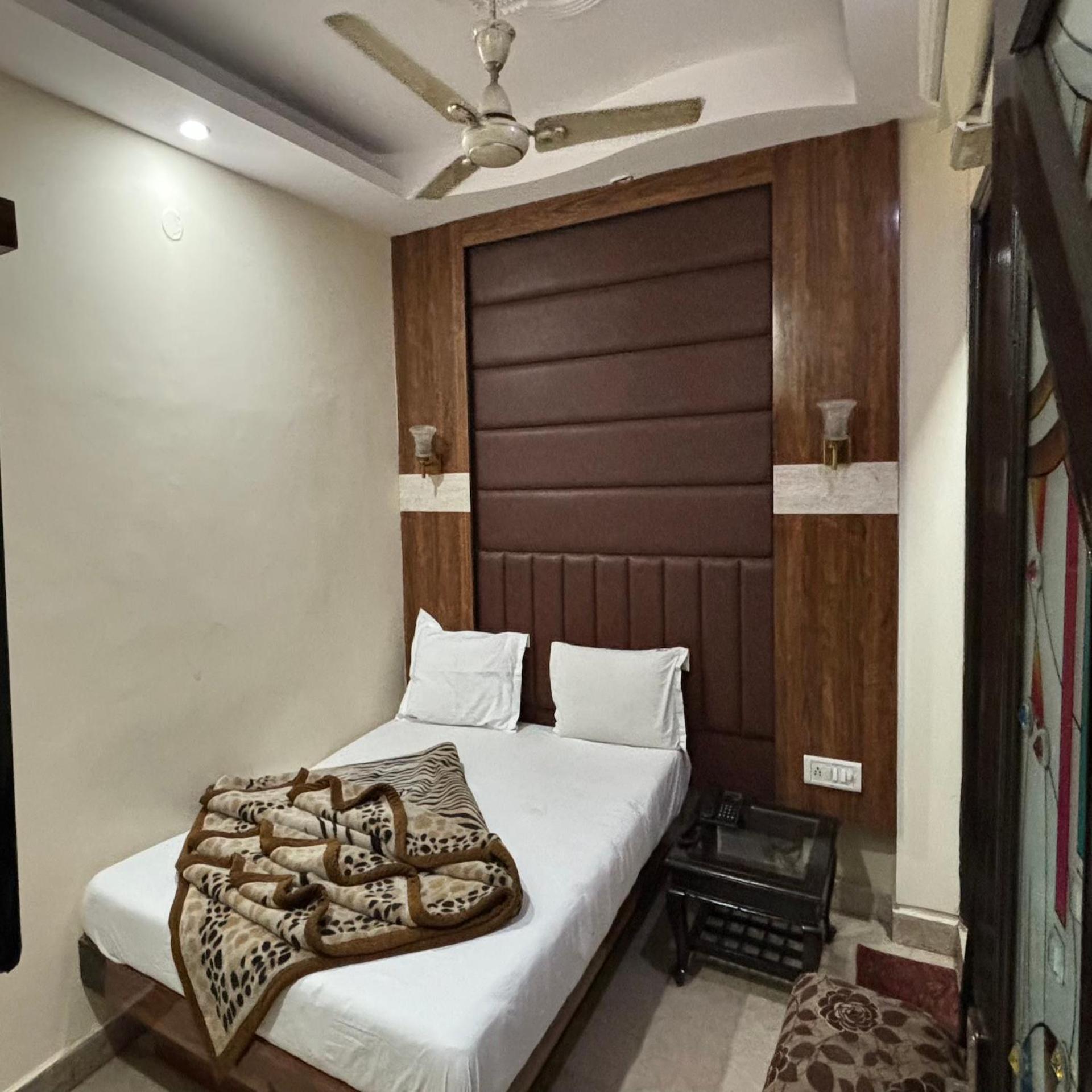 Hotel Pk International Near By New Delhi Station I Couple Friendly Værelse billede